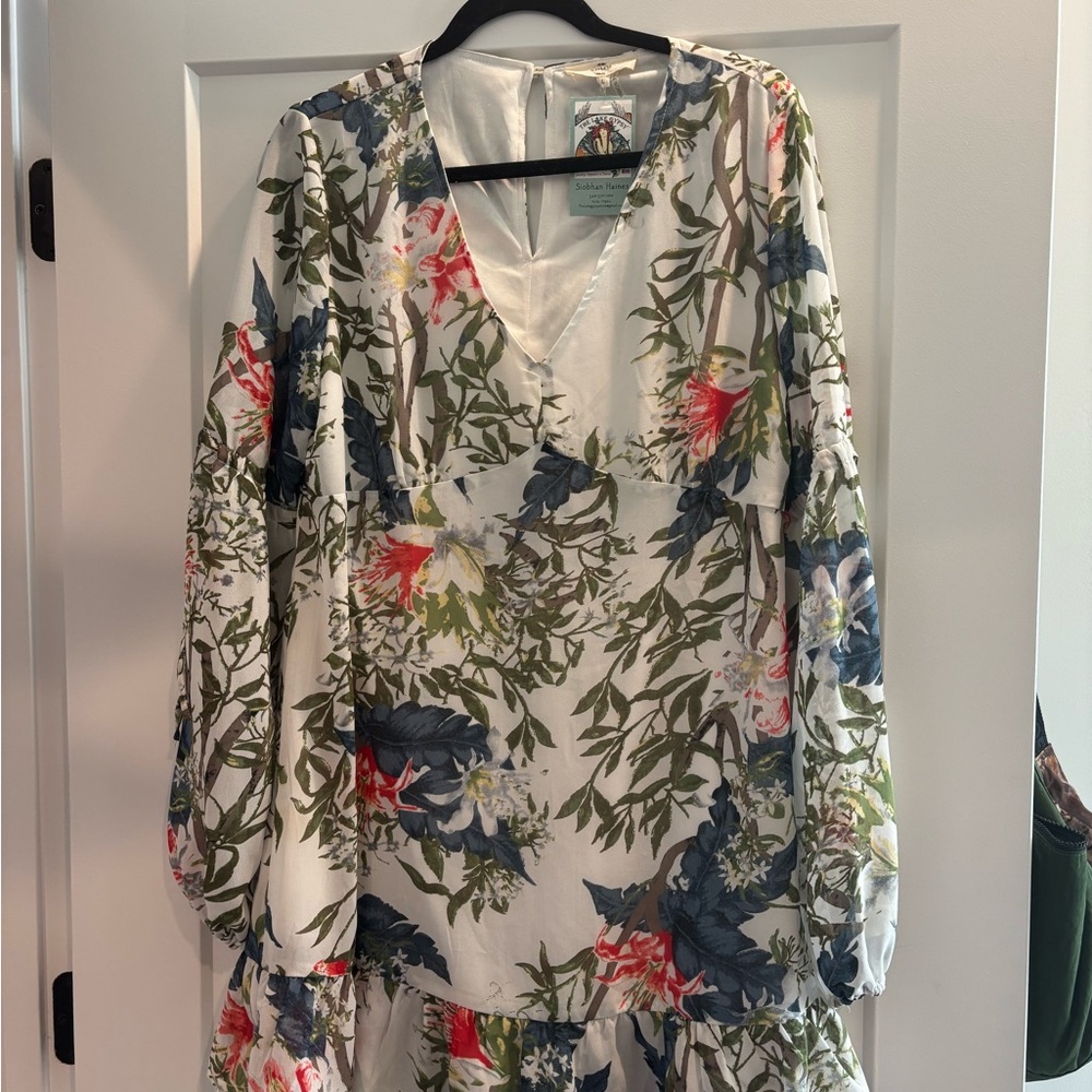 Floral V-Neck Long Sleeve Dress
